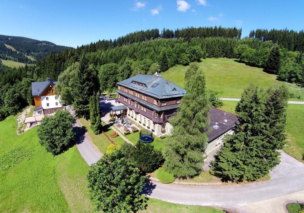 Alpsky Hotel Špindlerŭv Mlýn Eksteriør bilde