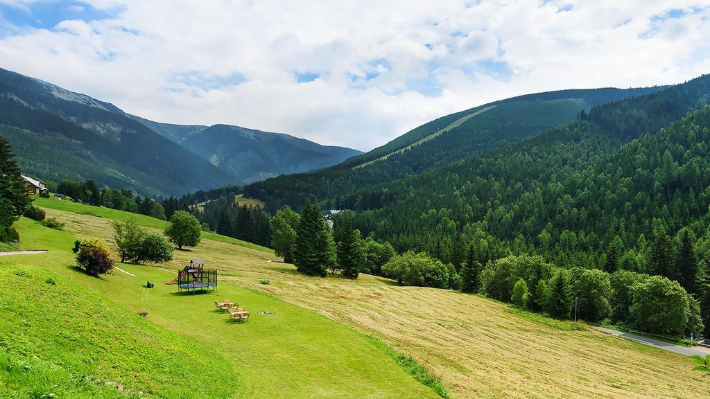 Alpsky Hotel Špindlerŭv Mlýn Eksteriør bilde