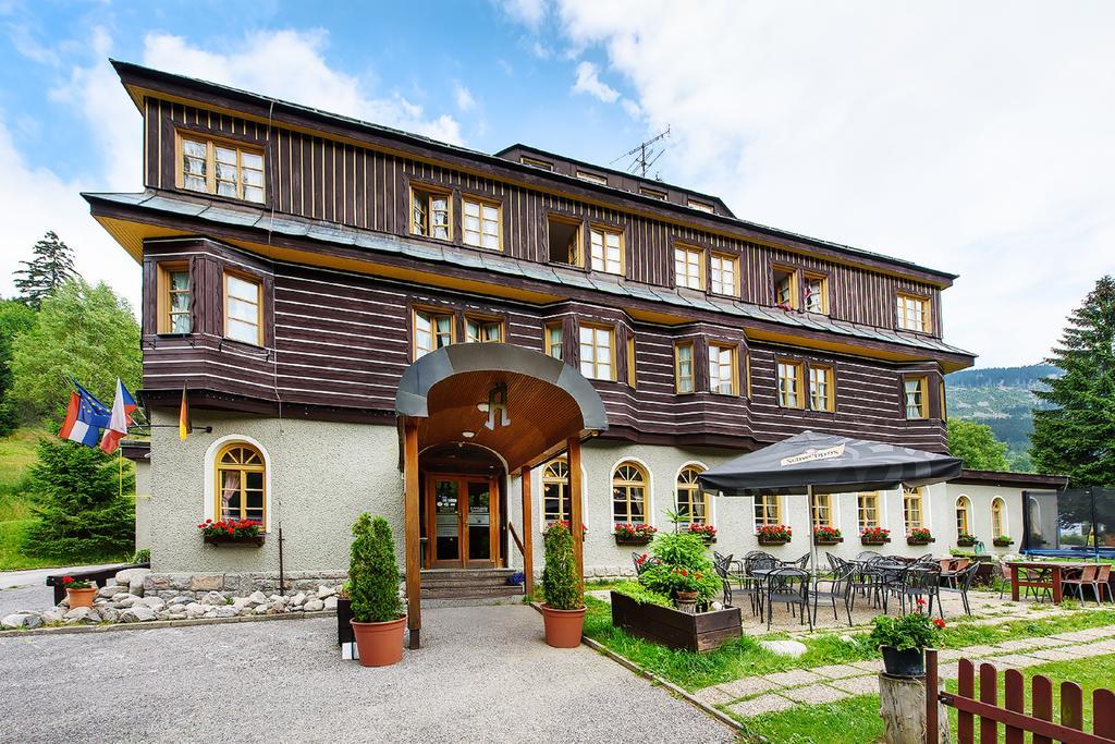 Alpsky Hotel Špindlerŭv Mlýn Eksteriør bilde