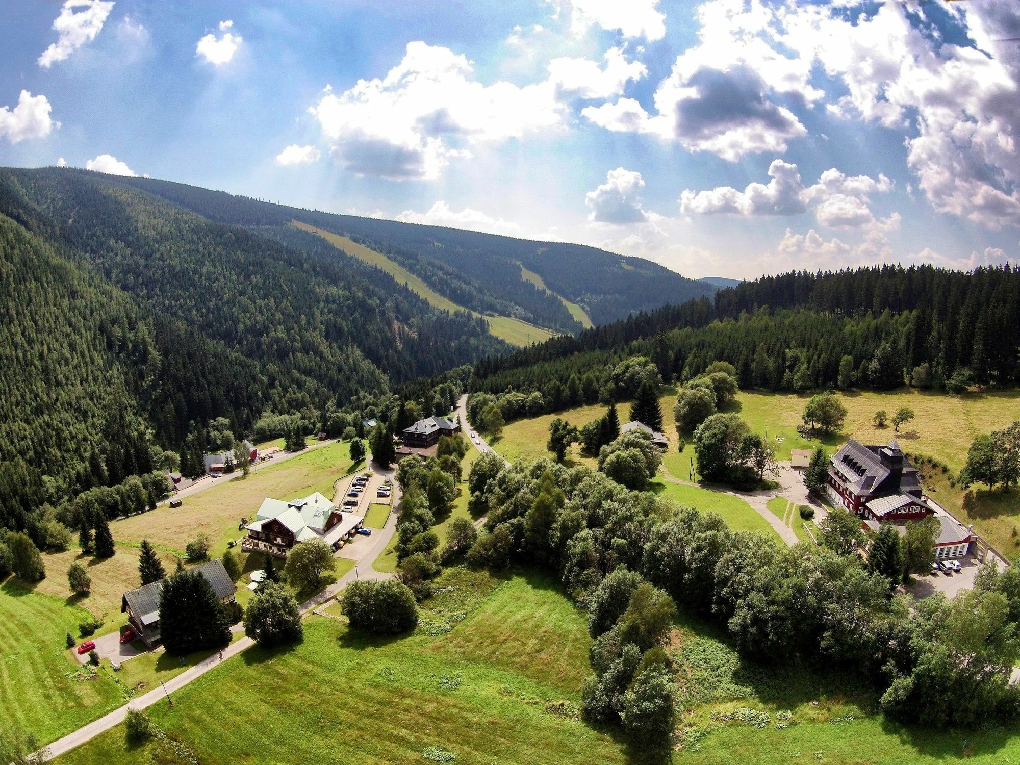 Alpsky Hotel Špindlerŭv Mlýn Eksteriør bilde