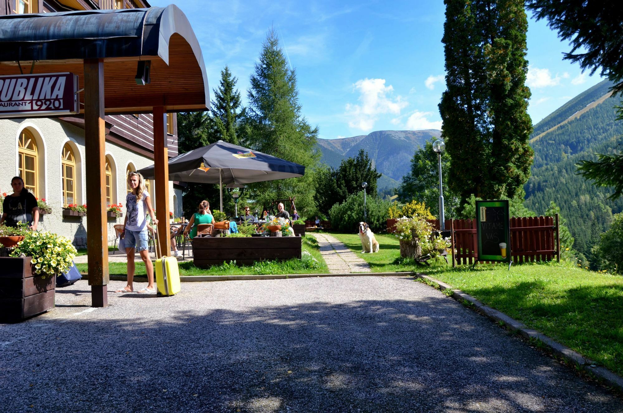 Alpsky Hotel Špindlerŭv Mlýn Eksteriør bilde