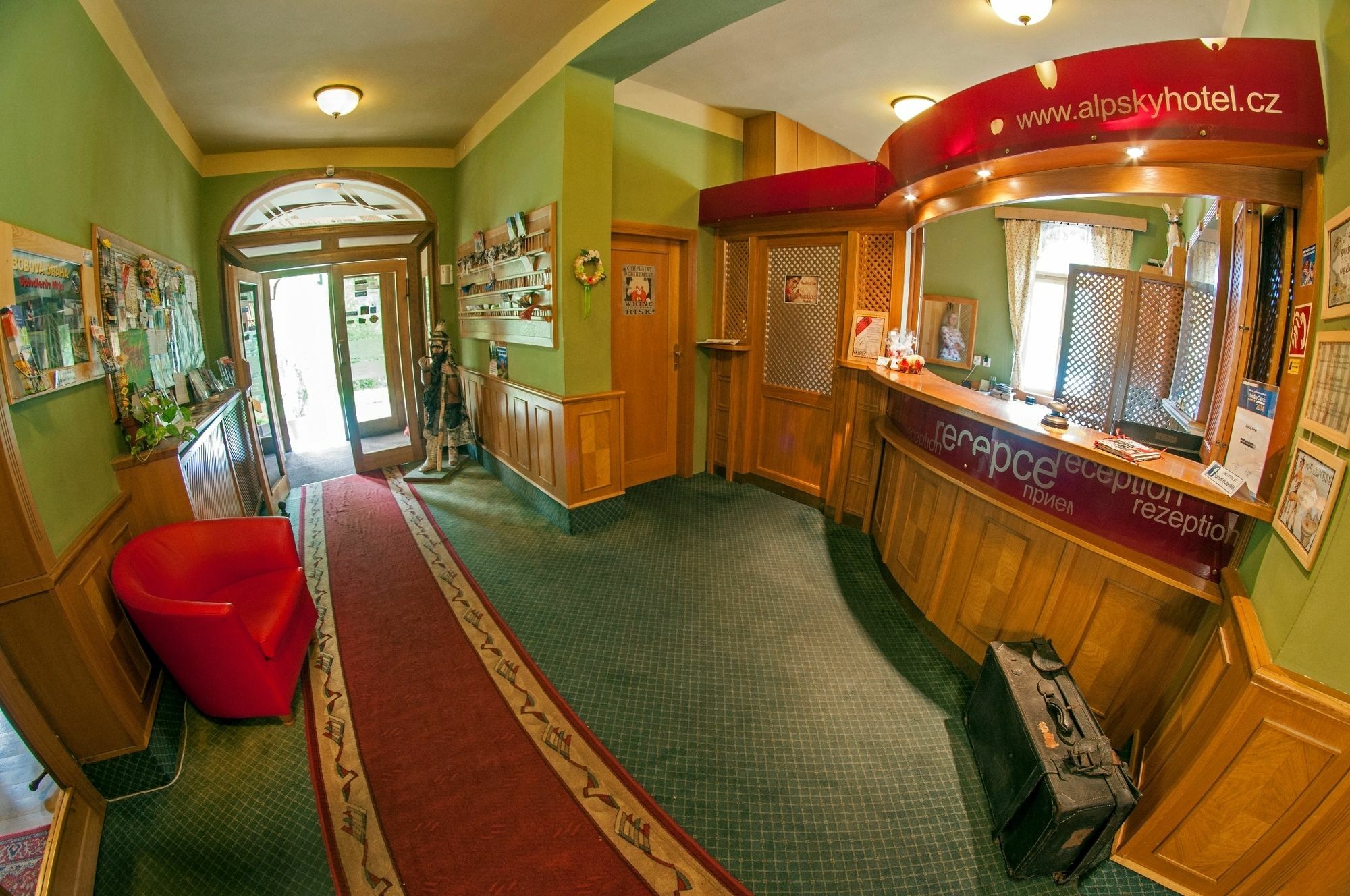 Alpsky Hotel Špindlerŭv Mlýn Eksteriør bilde