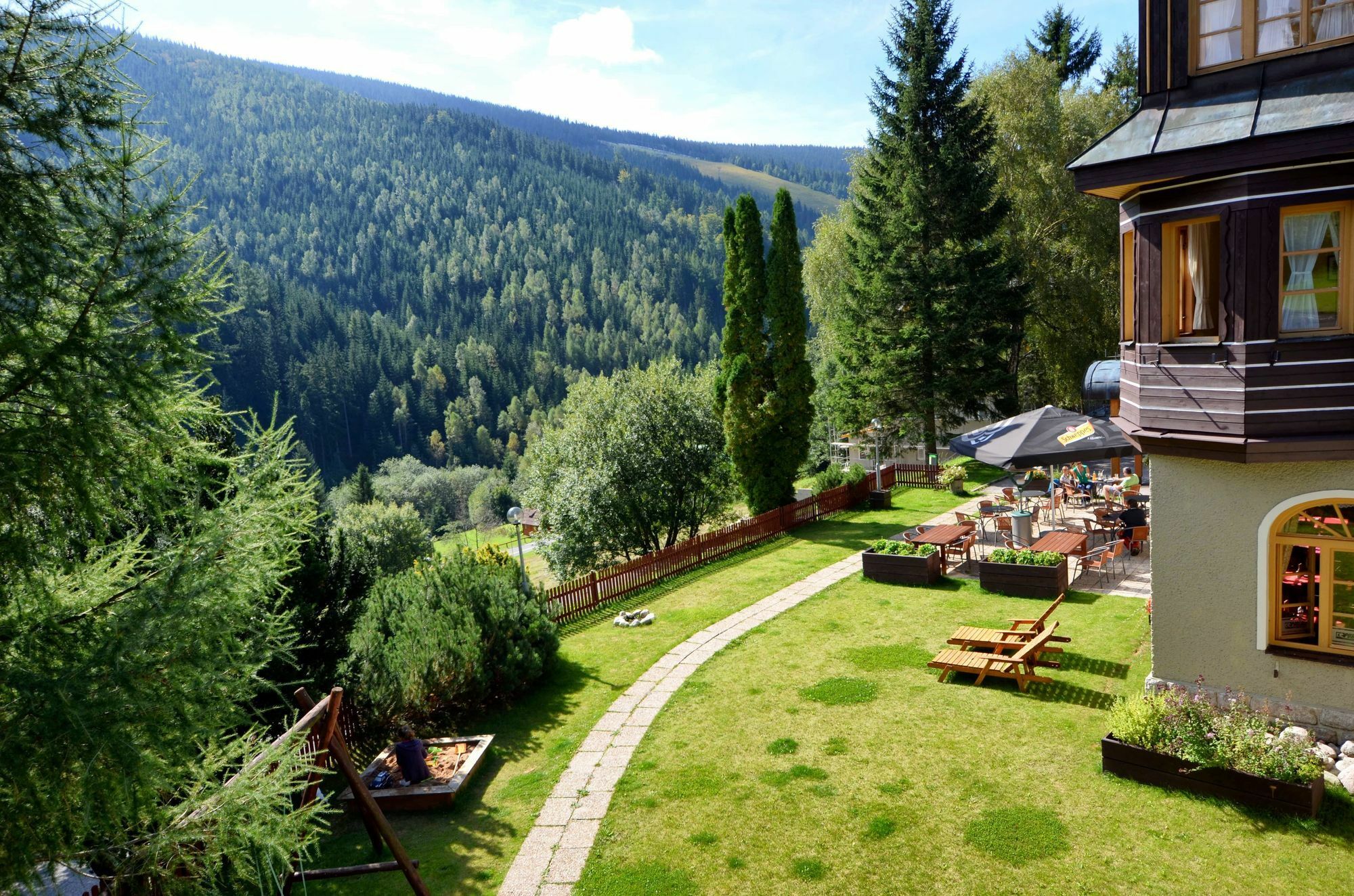 Alpsky Hotel Špindlerŭv Mlýn Eksteriør bilde